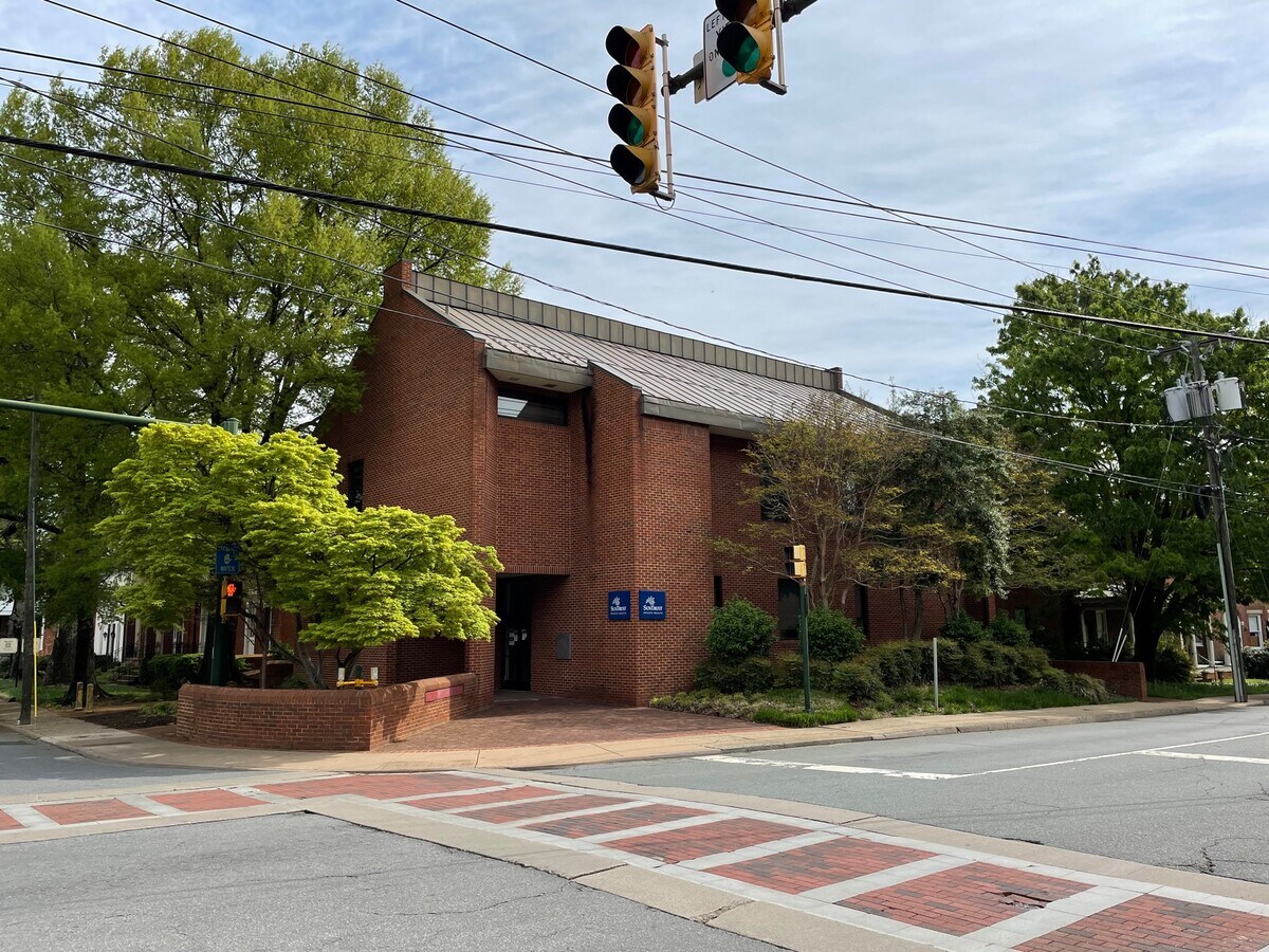 402 Park St, Charlottesville, VA 22902