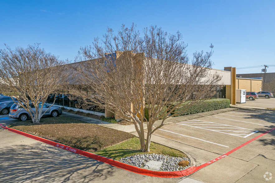 4400-4440 Beltway Dr, Addison, TX for lease - Primary Photo - Image 1 of 5