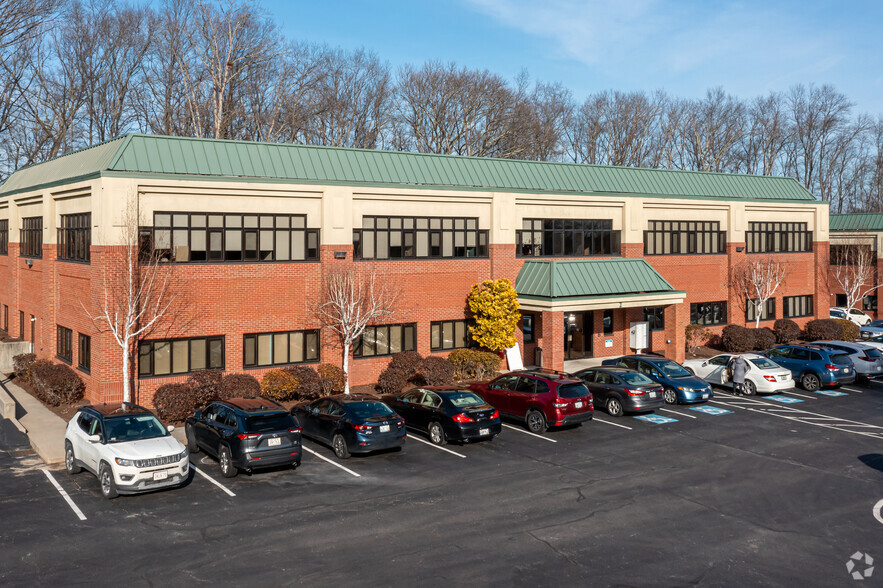 1351 S County Trl, East Greenwich, RI for lease - Building Photo - Image 3 of 6