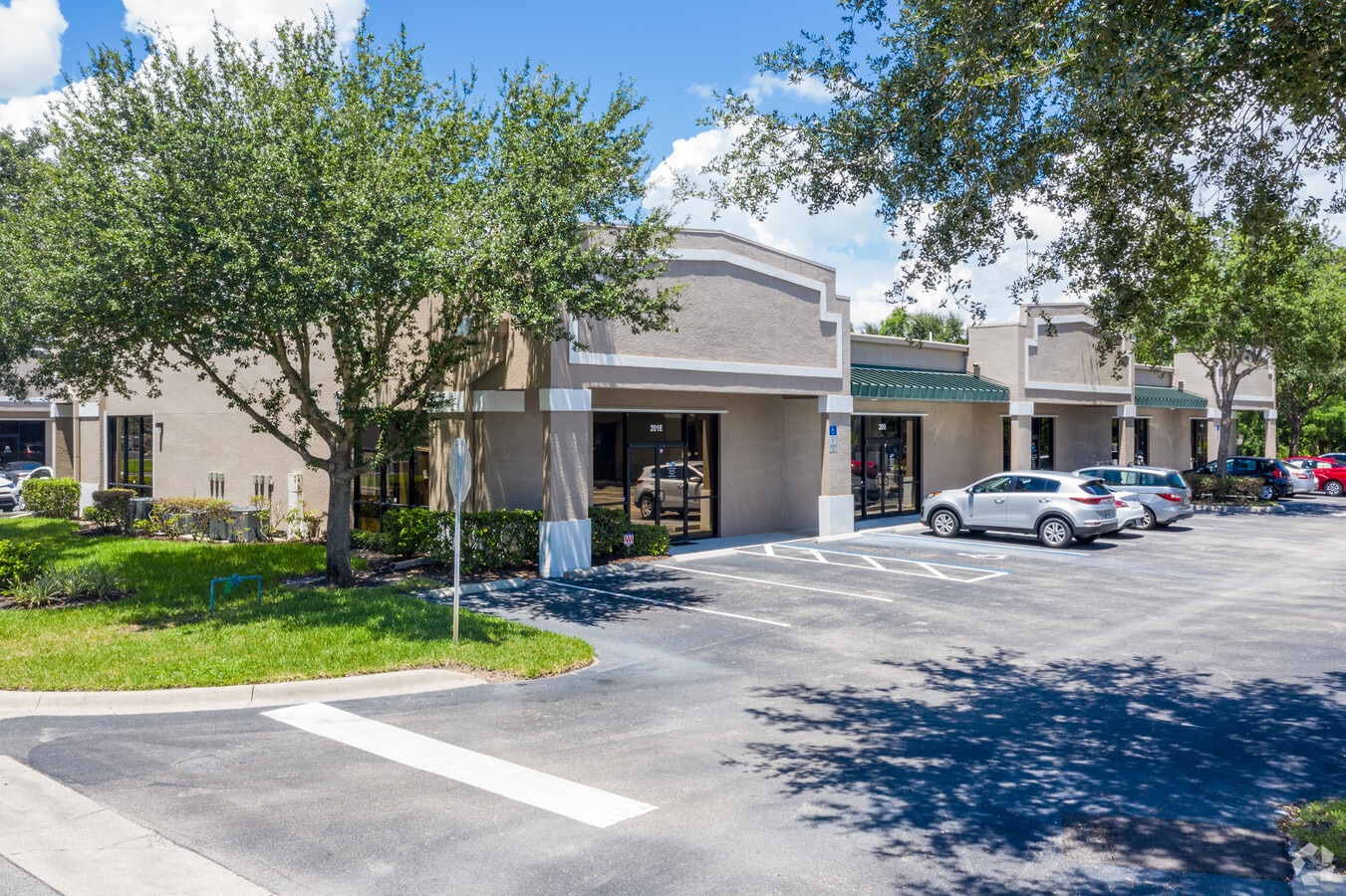 8981 Daniels Center Dr, Fort Myers, FL 33912 Unit 203