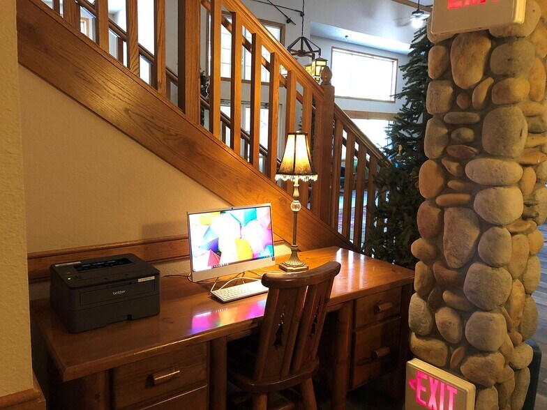 515 W Water St, Fayette, IA 52142 Boarders Inn & Suites Fayette