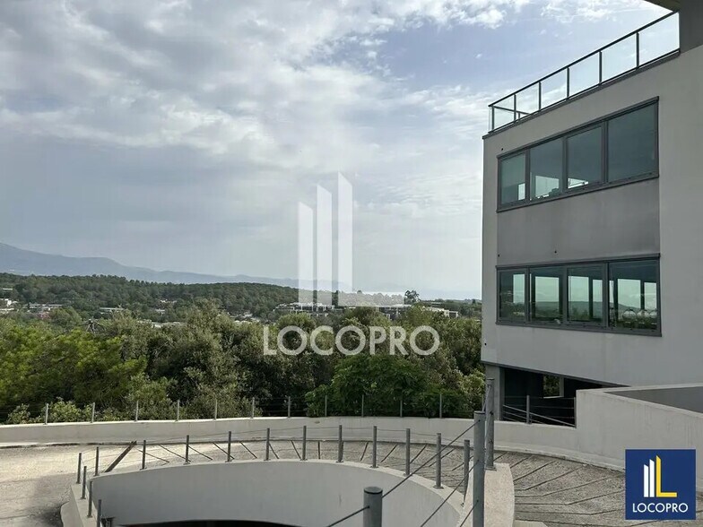 Office in Valbonne for lease - Building Photo - Image 2 of 10