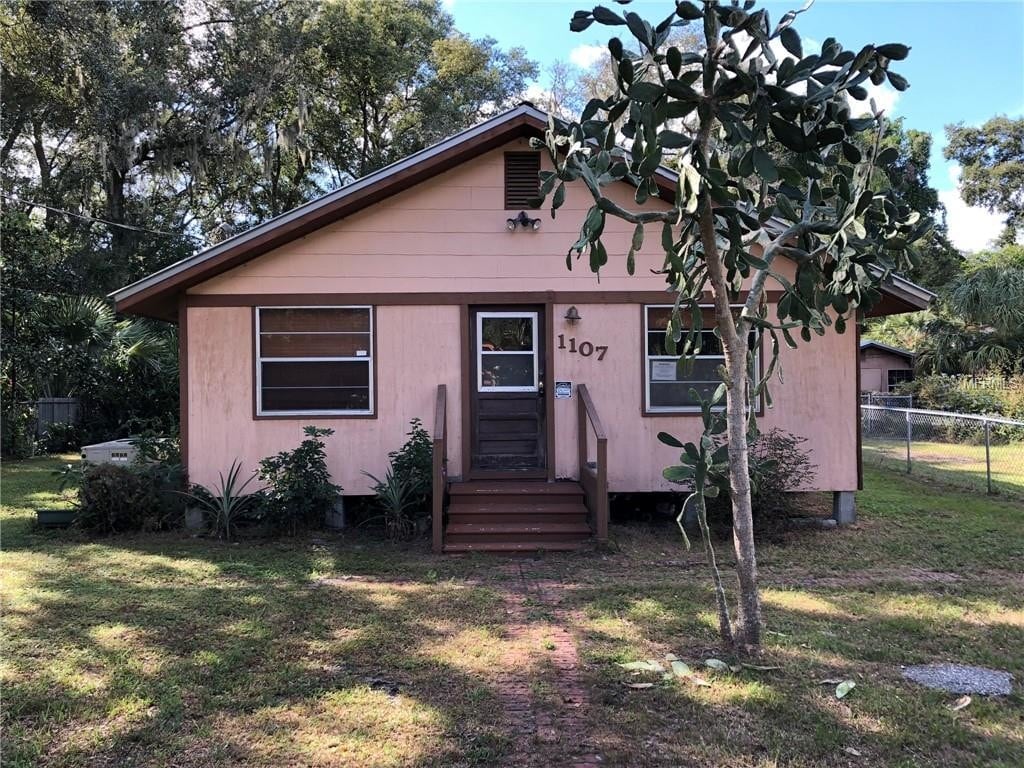 1107 N Shannon Ave, Plant City, FL 33563
