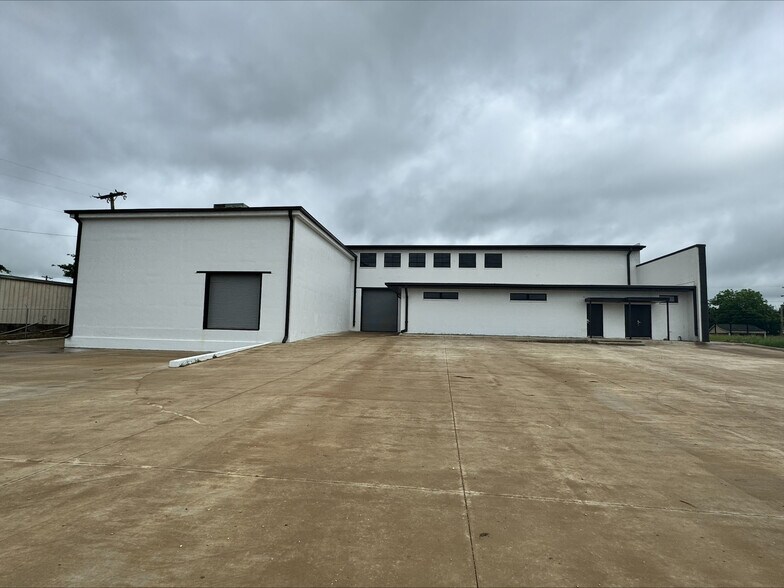 1915 Stanford St, Greenville, TX for lease - Building Photo - Image 3 of 7