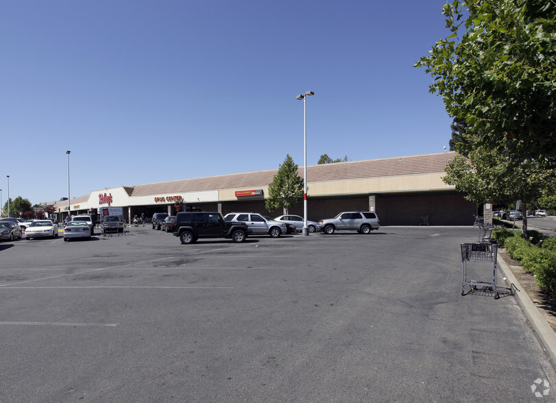 4800-4850 Freeport Blvd, Sacramento, CA for lease - Primary Photo - Image 1 of 3