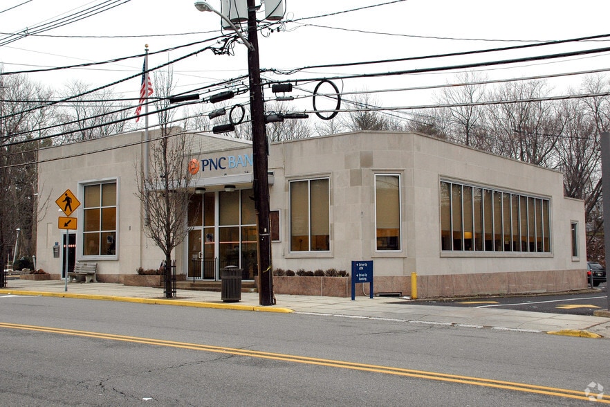 570 Pompton Ave, Cedar Grove, NJ 07009 ±4,773 SF Retail Building