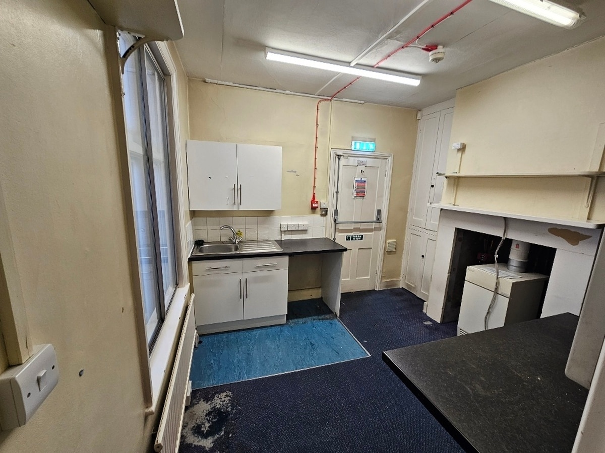 251 High St, Dorking for lease Building Photo- Image 1 of 9