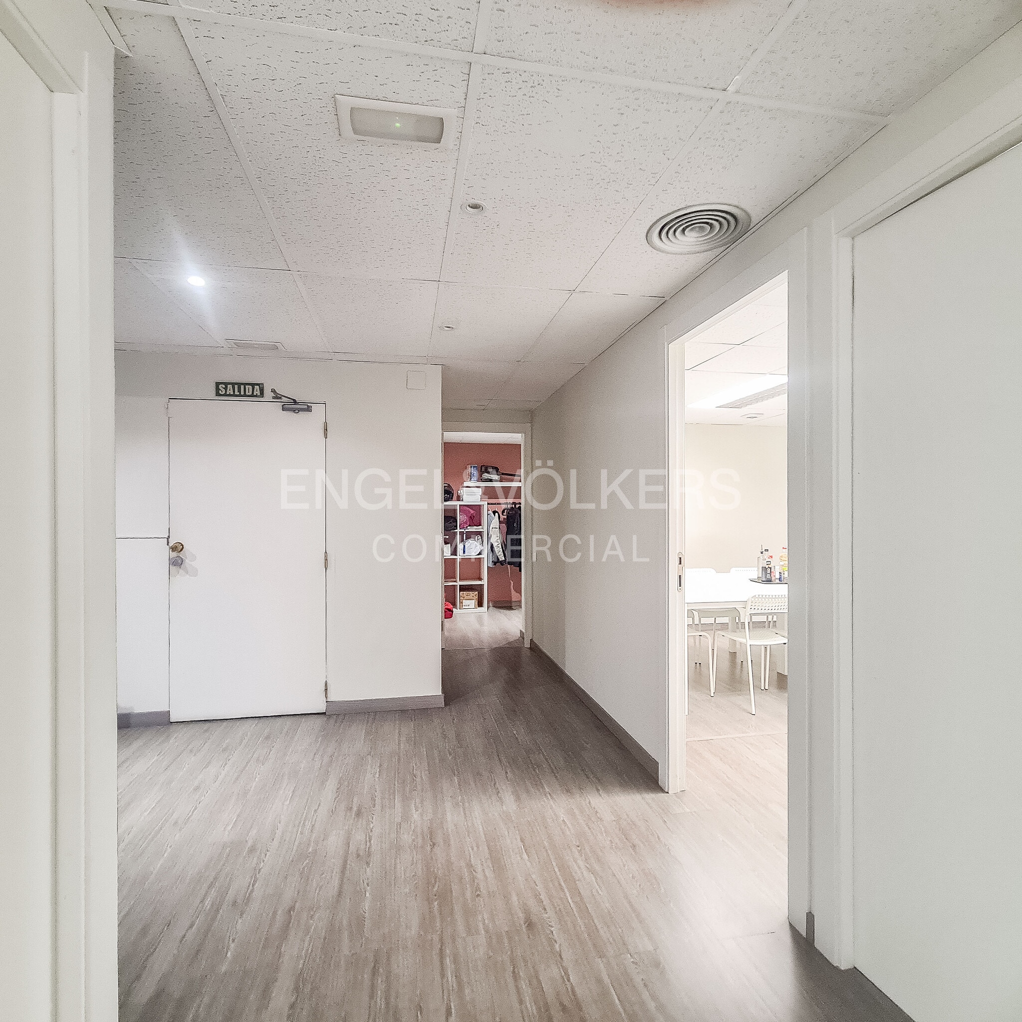Office in Barcelona, Barcelona for lease Interior Photo- Image 1 of 27