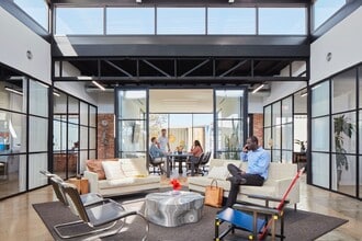 1627 Dragon St, Dallas, TX for sale Interior Photo- Image 2 of 8