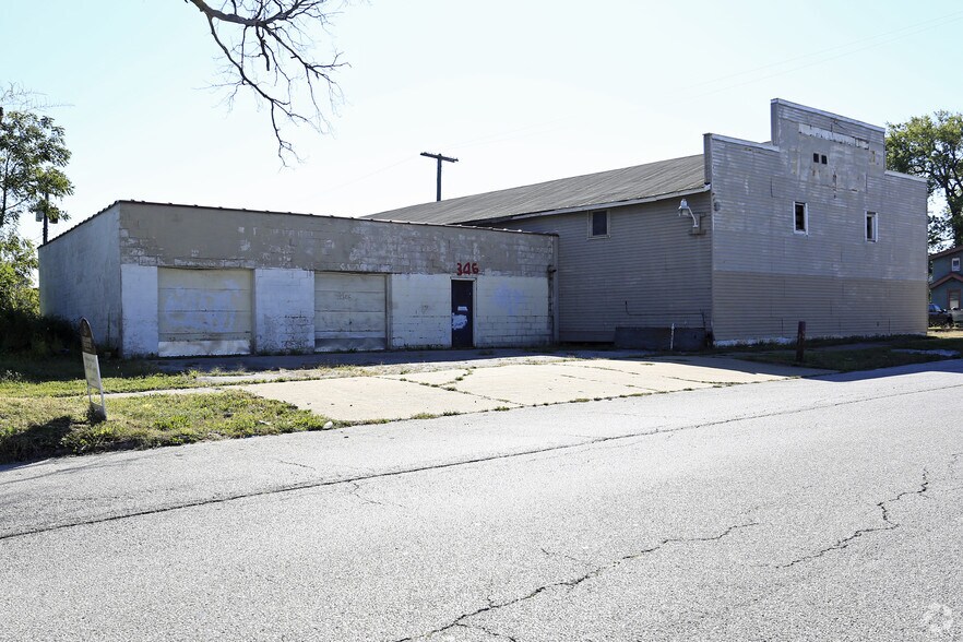 346 Buffalo St, Conneaut, OH 44030