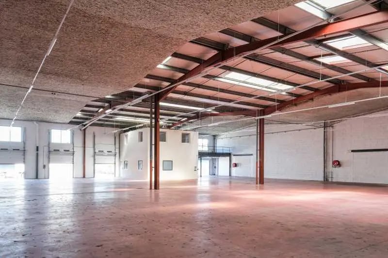 Flex in Corbas for lease Building Photo- Image 1 of 11