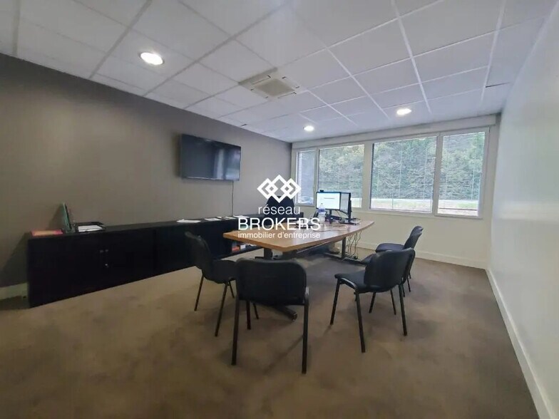 Office in Challes-les-Eaux for sale - Interior Photo - Image 3 of 7