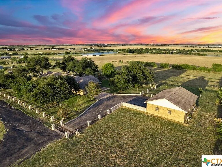 3739 FM 2184, Rogers, TX for sale - Building Photo - Image 2 of 17