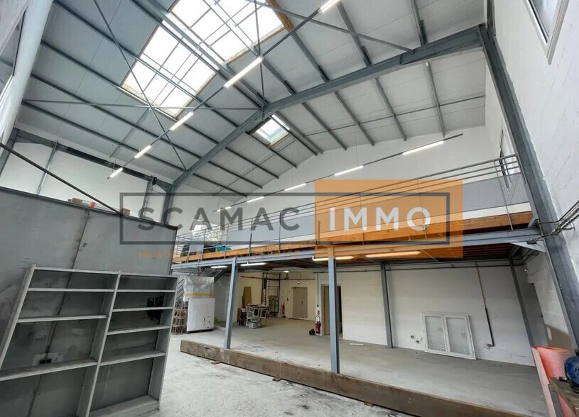 Industrial in Croissy-Beaubourg for sale - Building Photo - Image 1 of 12