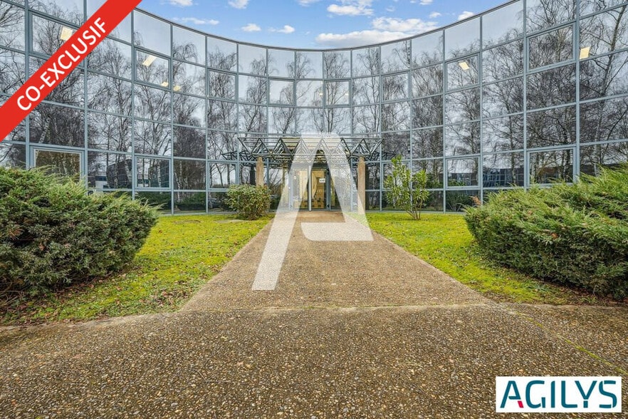 4 Rue René Razel, Saclay for sale - Building Photo - Image 1 of 12