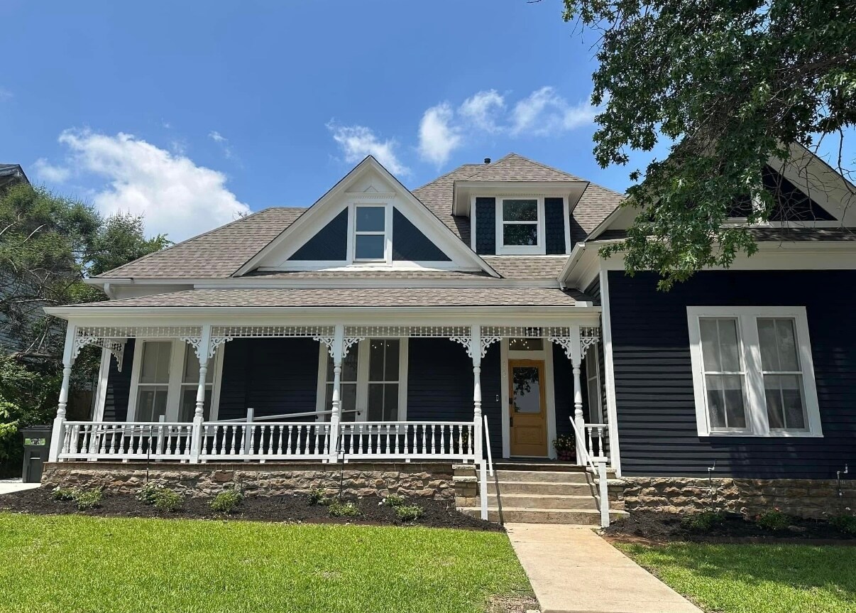 110 S Walnut St, Weatherford, TX for sale Primary Photo- Image 1 of 1