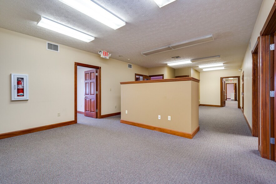 640 E Dayton Yellow Springs Rd, Fairborn, OH for lease - Interior Photo - Image 3 of 8