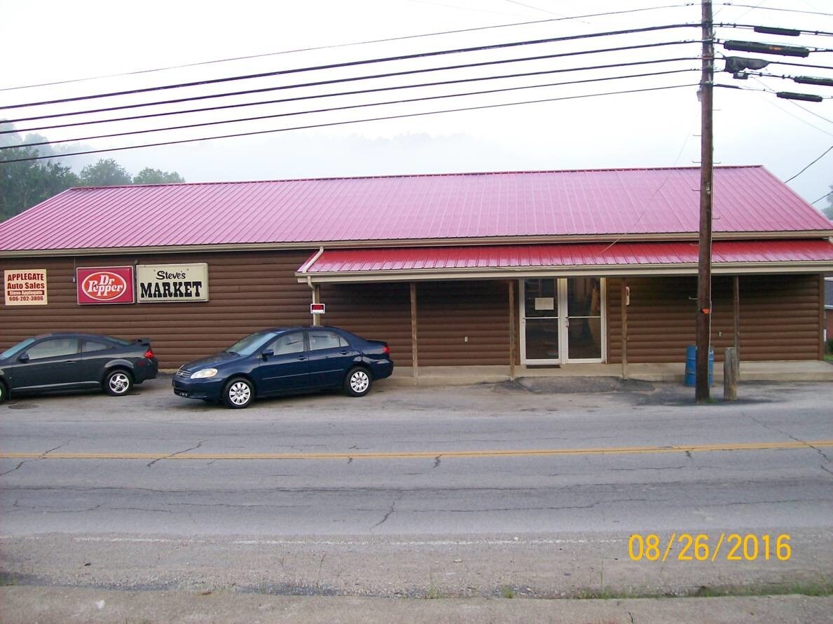 750 Fairlane Dr, Vanceburg, KY 41179