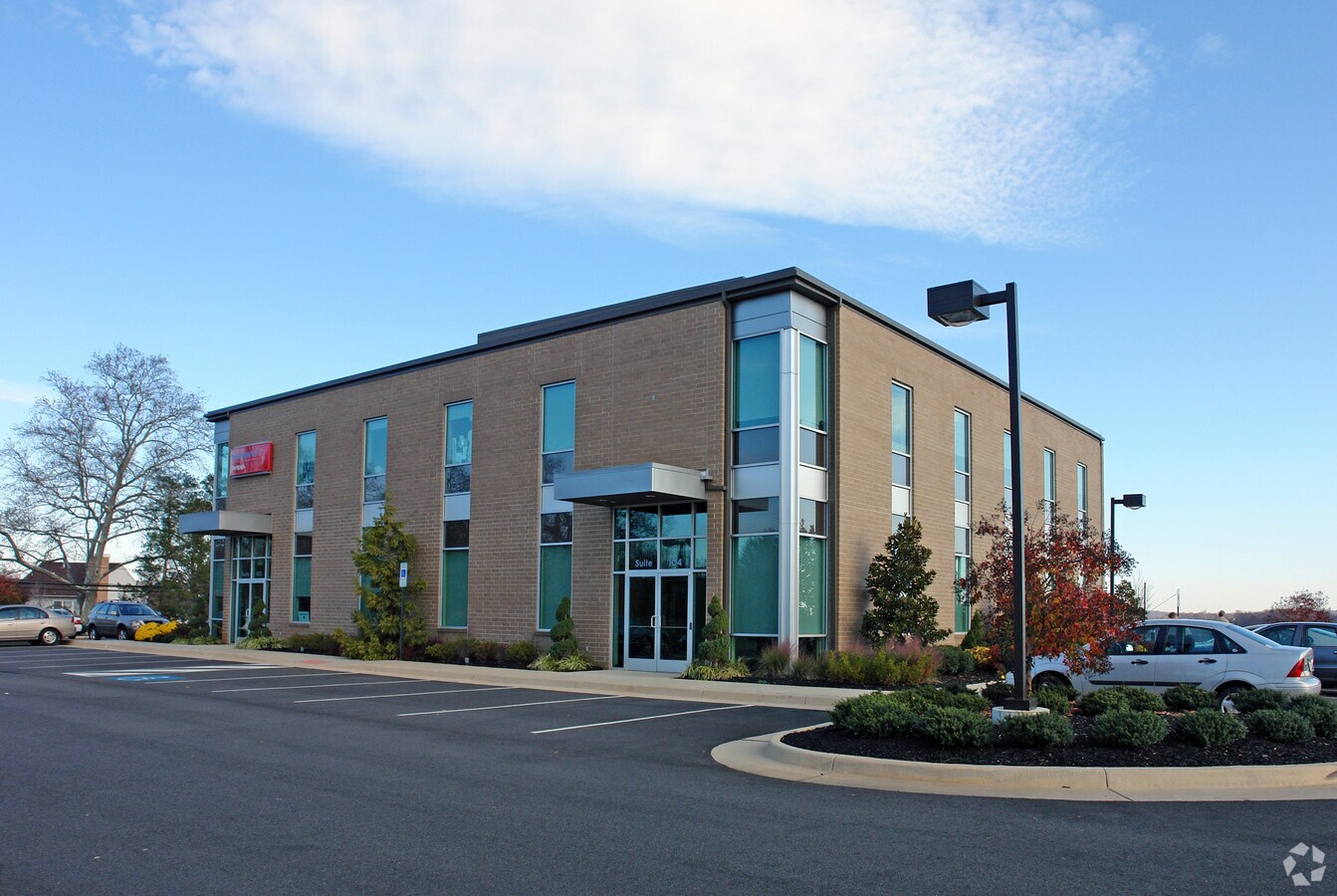 403 Holiday Ct, Warrenton, VA 20186