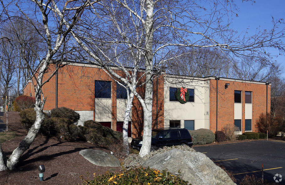 1525 Louisquisset Pike, Lincoln, RI for lease - Building Photo - Image 1 of 9