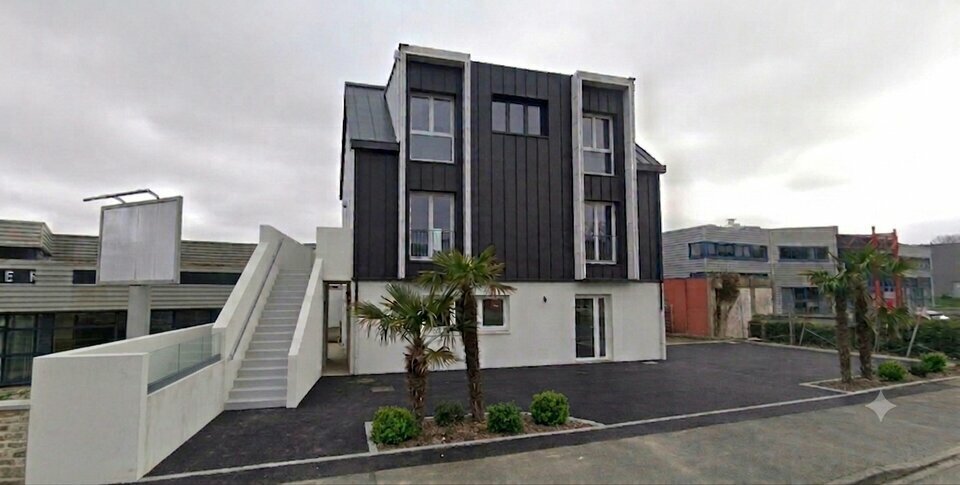 Office in Quimper for lease Building Photo- Image 1 of 3