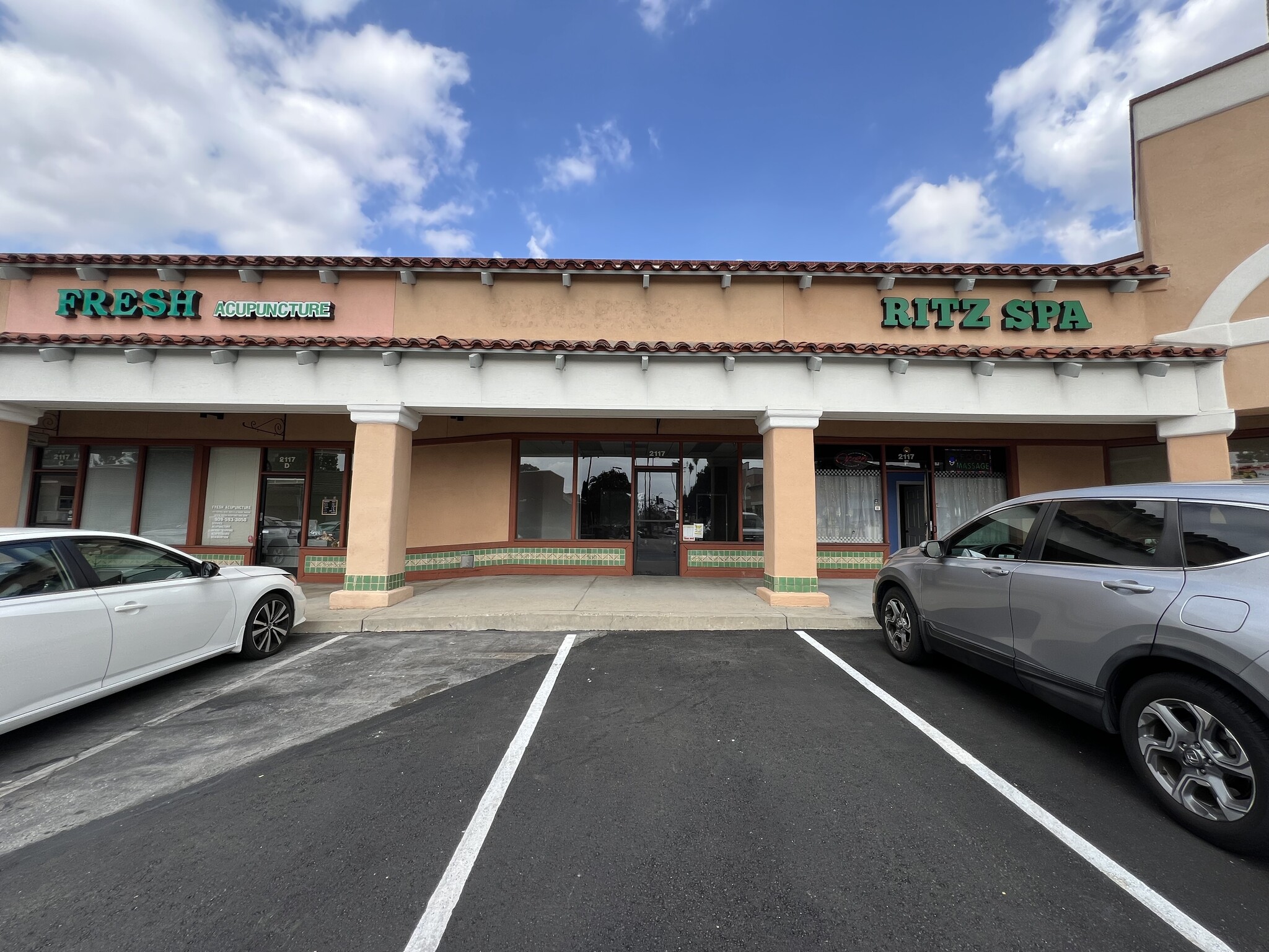 2105-2145 Foothill Blvd, La Verne, CA for lease Interior Photo- Image 1 of 1