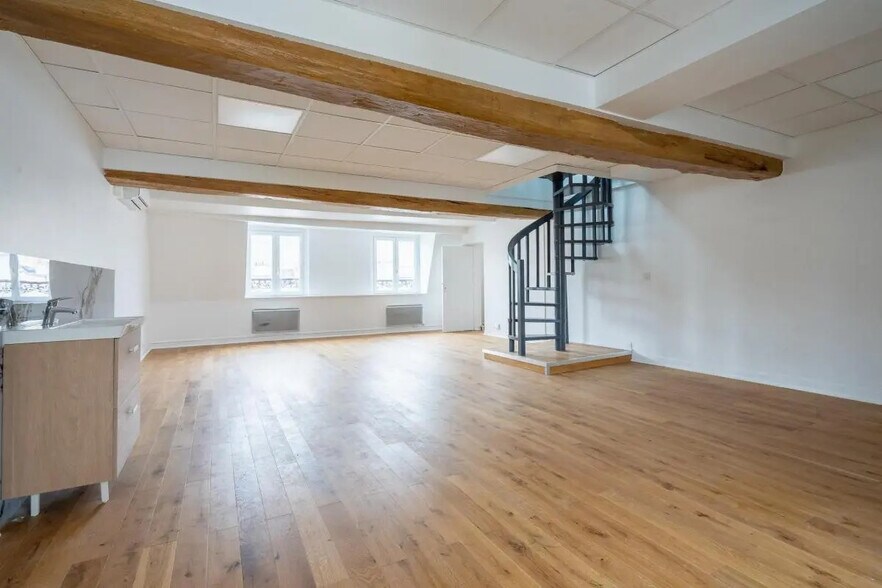 Office in Paris for lease - Building Photo - Image 3 of 10