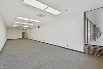 10S620-10S656 Kingery Hwy, Willowbrook, IL for lease Interior Photo- Image 2 of 3