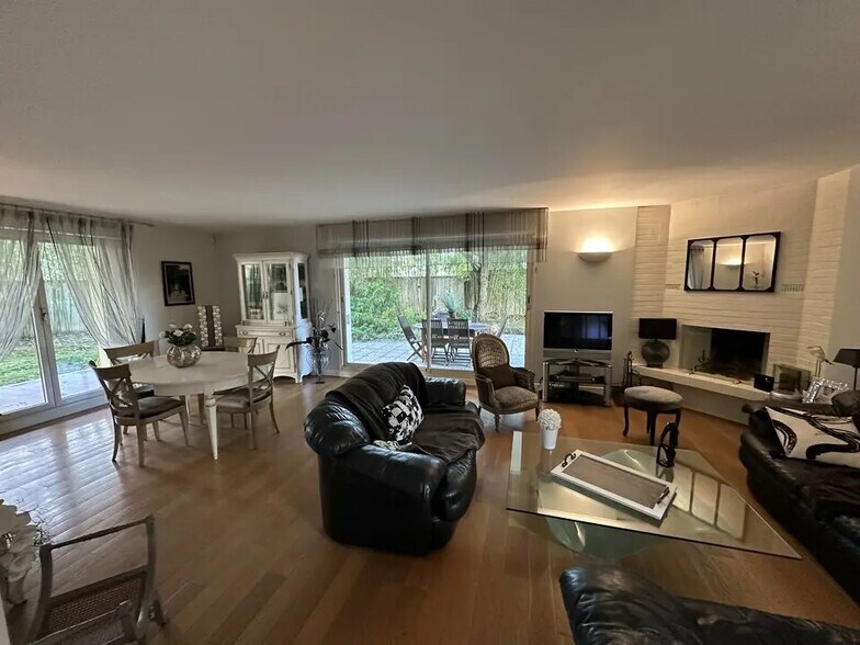 Office in Saint-Maur-des-Fossés for lease - Building Photo - Image 2 of 7