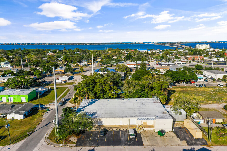 875 Creel St, Melbourne, FL for lease - Building Photo - Image 3 of 26