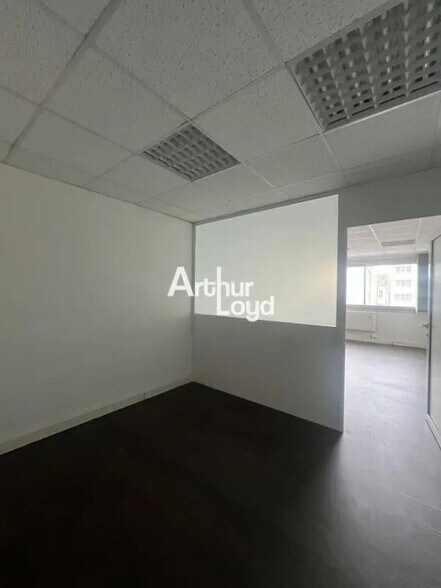 Office in Nice for lease - Interior Photo - Image 3 of 4