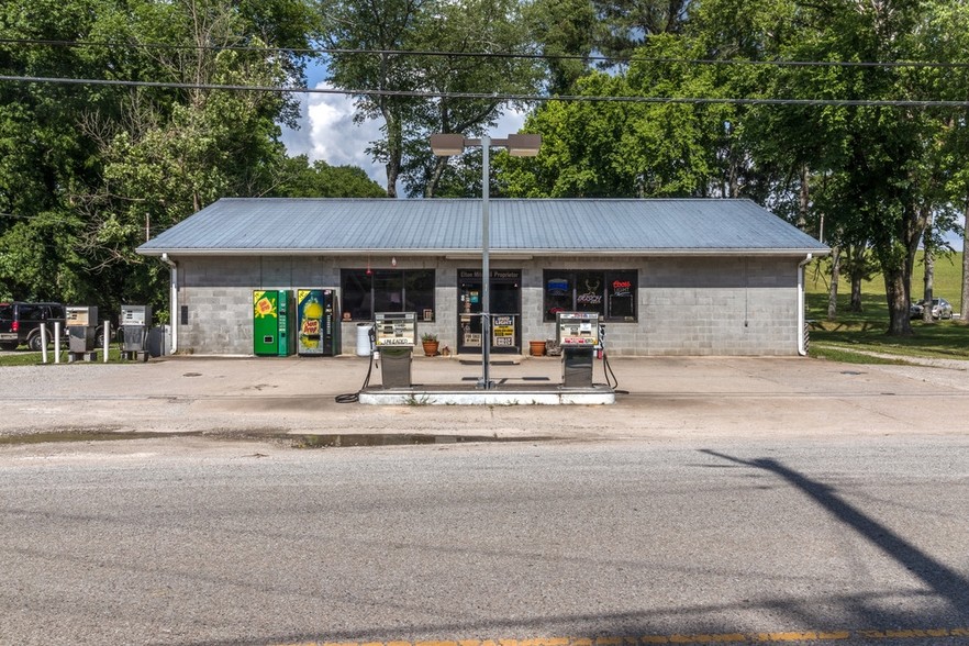 2478 Santa Fe Pike, Santa Fe, TN for sale - Primary Photo - Image 1 of 1