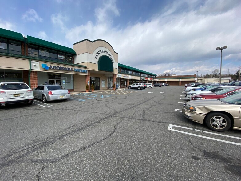 25 Scotch Rd, Ewing, NJ 08628 Suburban Square