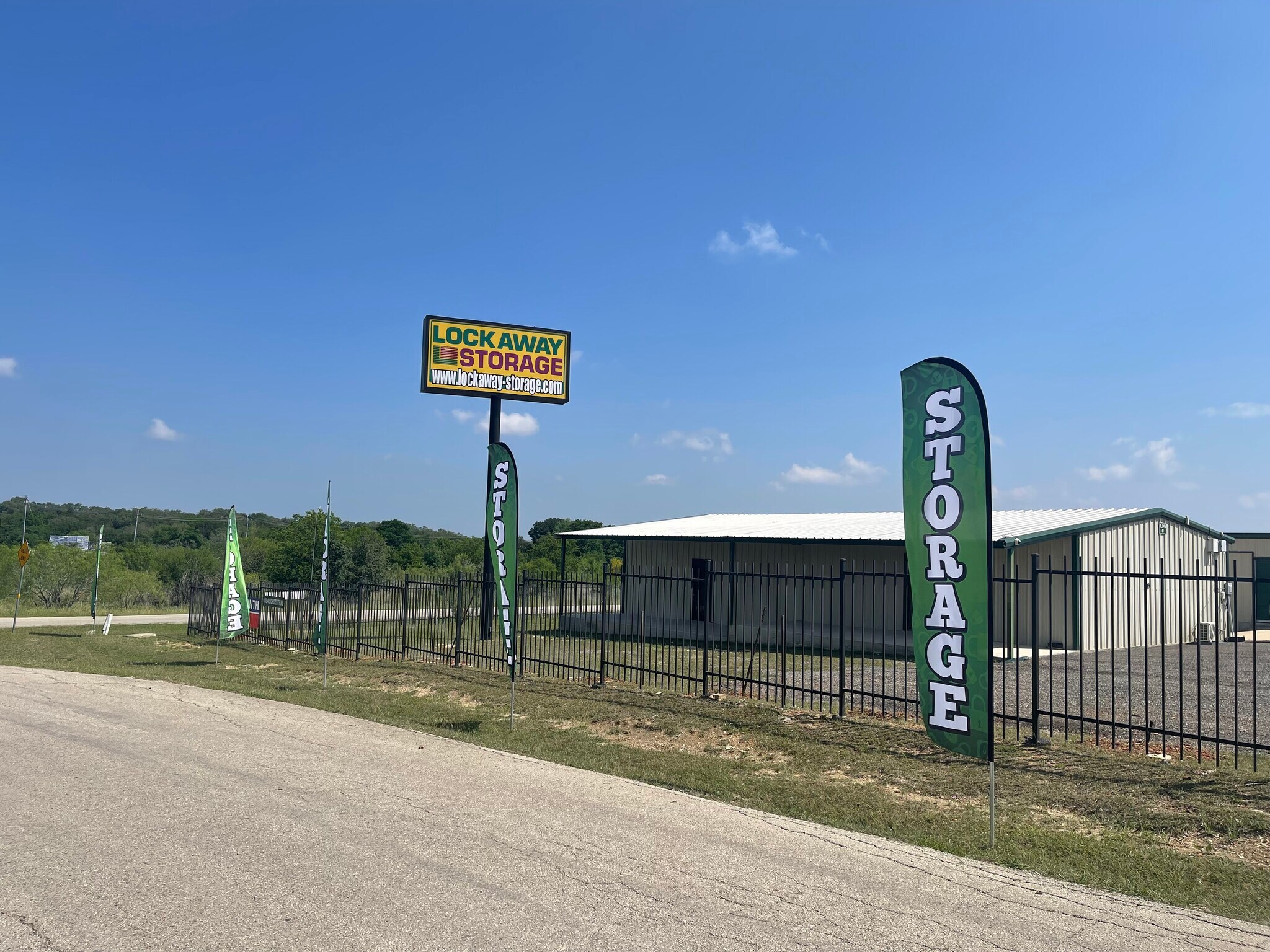 9384 Schoenthal Rd, Garden Ridge, TX for sale Primary Photo- Image 1 of 1