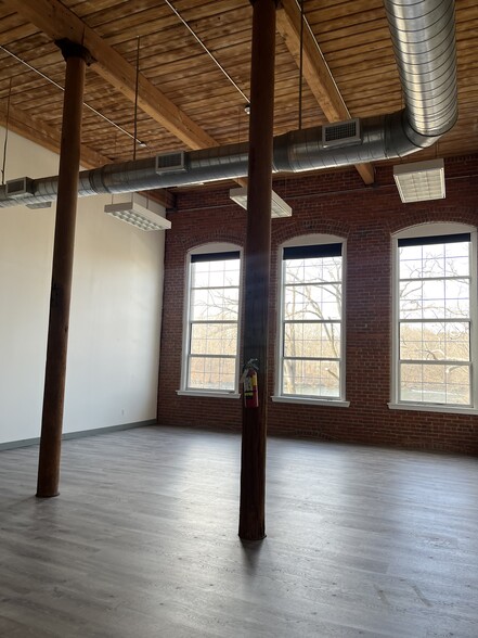 143 West St, New Milford, CT for lease - Interior Photo - Image 3 of 8