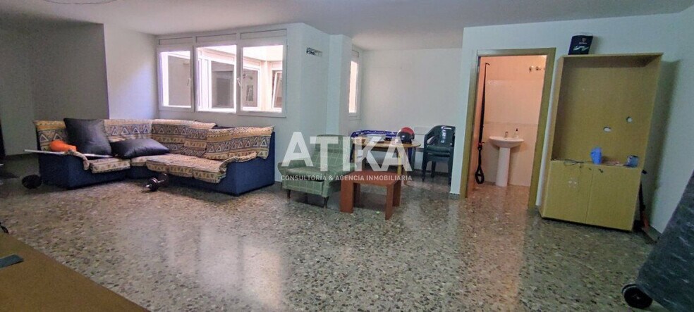 Retail in València for lease - Building Photo - Image 3 of 10