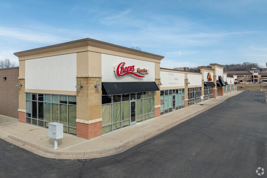 2421 Hanley Rd, Hudson, WI for sale - Primary Photo - Image 1 of 1