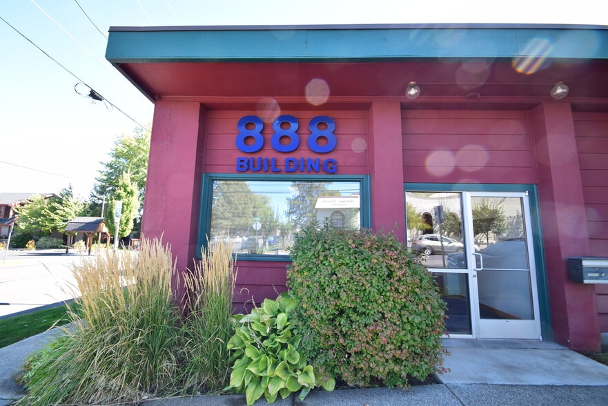 888 NW Hill St, Bend, OR for lease - Building Photo - Image 2 of 19