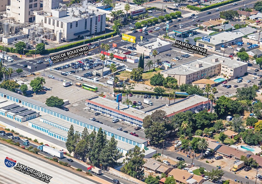 15725 Roscoe Blvd, North Hills, CA for lease - Building Photo - Image 2 of 2