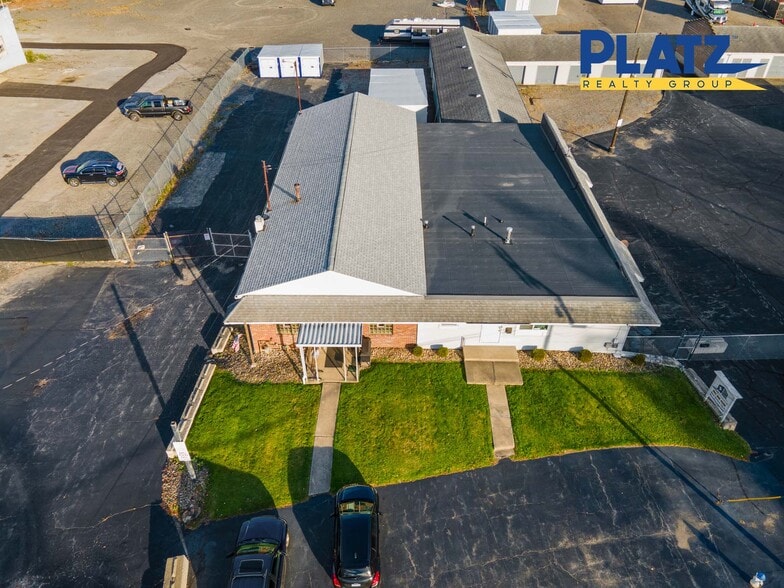 47 Oak Knoll Dr, Hubbard, OH for lease - Building Photo - Image 2 of 18