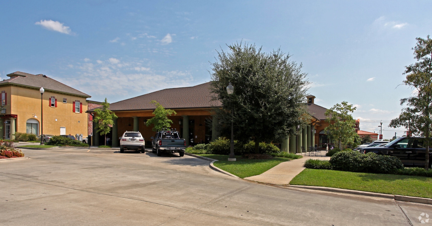 1315 Camellia Blvd, Lafayette, LA 70508