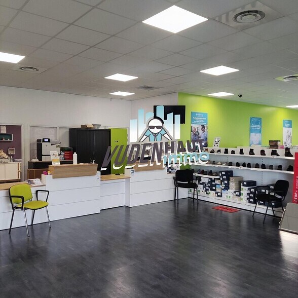 Retail in Muret for lease - Interior Photo - Image 1 of 5