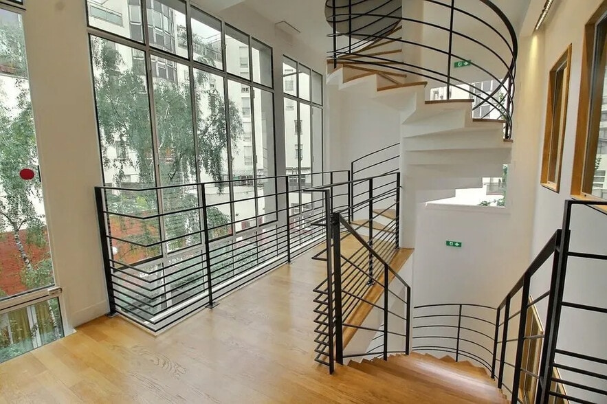 2-7 Impasse Lebouis, Paris for lease - Interior Photo - Image 1 of 8