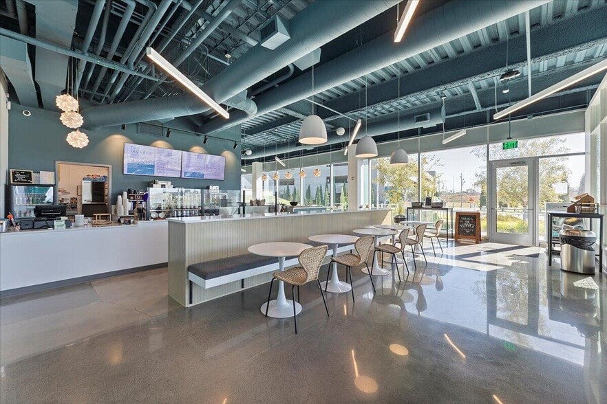 4201 Rivers Edge Pky, Council Bluffs, IA for lease - Interior Photo - Image 1 of 54