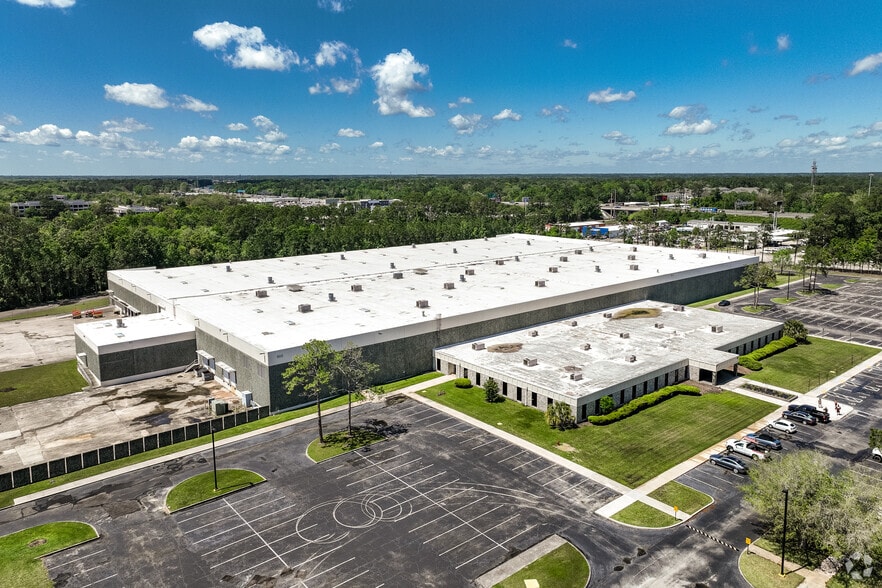 600 Wells Rd, Orange Park, FL for lease - Building Photo - Image 2 of 6