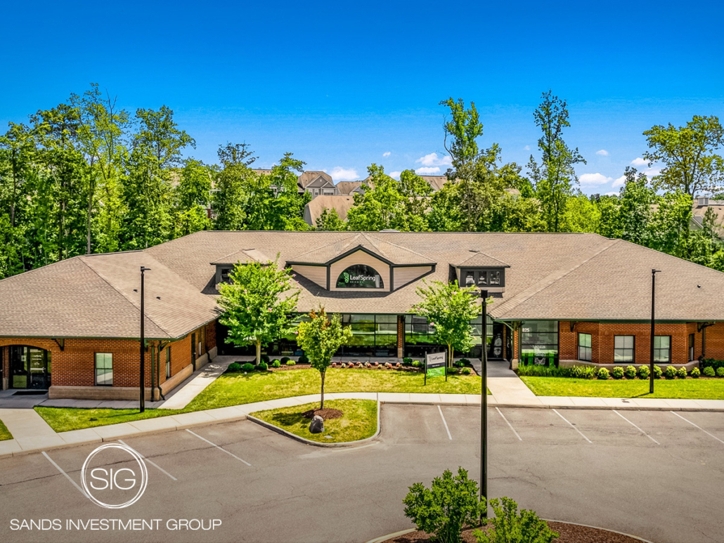 825 Charter Colony Pky, Midlothian, VA for sale Primary Photo- Image 1 of 1