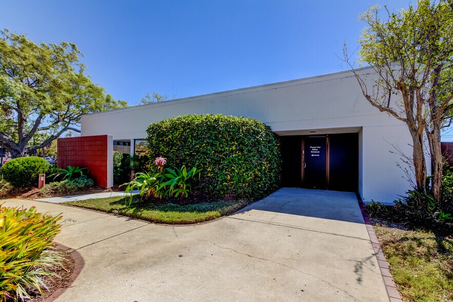 7603 Seminole Blvd, Seminole, FL for sale - Building Photo - Image 2 of 42