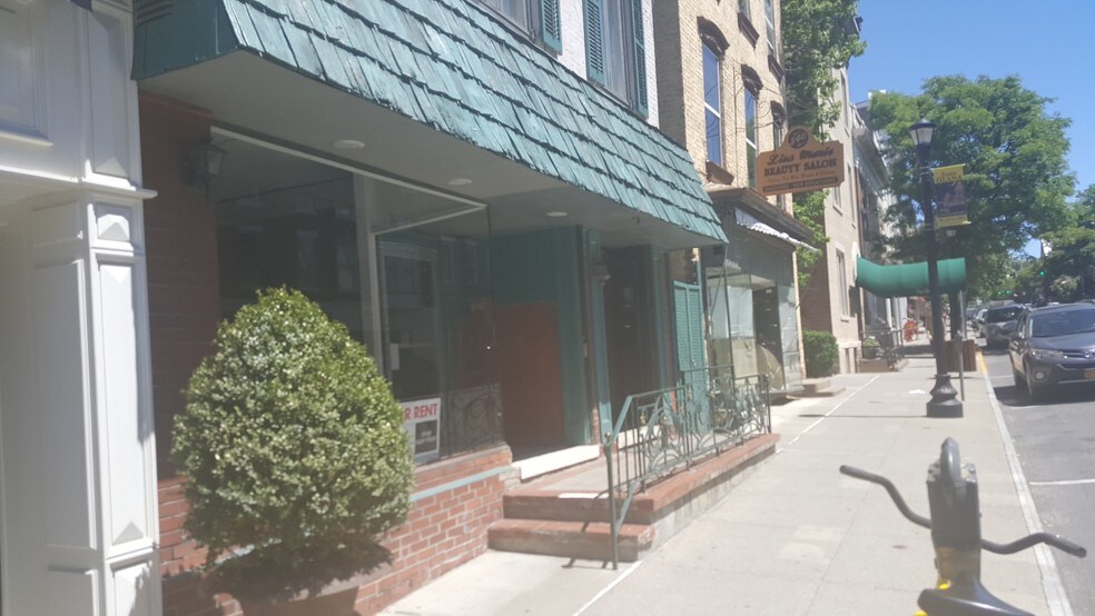 538 Warren St, Hudson, NY for sale - Building Photo - Image 1 of 1