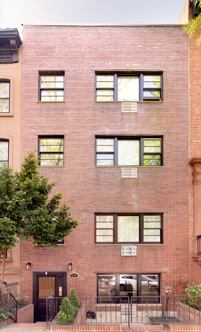 304 Clinton St, Brooklyn, NY for sale Primary Photo- Image 1 of 1