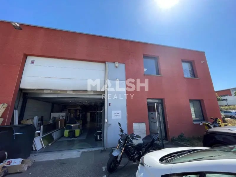 Location Local d'activités 355 m² - Photo 1